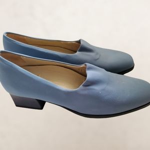 Women's Blue Talbots Pumps - Size 7.5